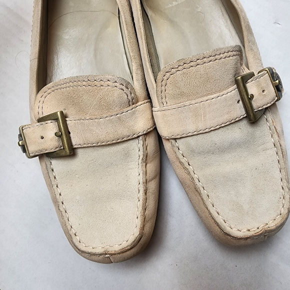 🌸UGG Nubuck Beige Loafers with Gold Buckle 8 - Picture 9 of 9